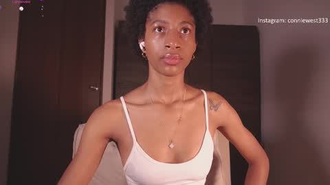 Snapshot of connie_west0 chatting on 11-11-25, 12:43 independent model online show from 11-11-25, 12:43