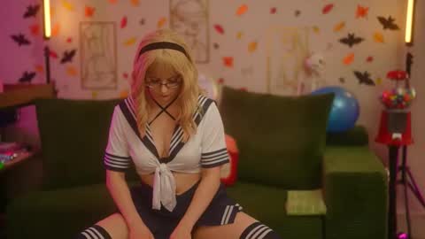 Snapshot of consensualcollabs chatting on 10-24-25, 03:03 MR. MAESTRK Friends online show from 10-24-25, 03:03