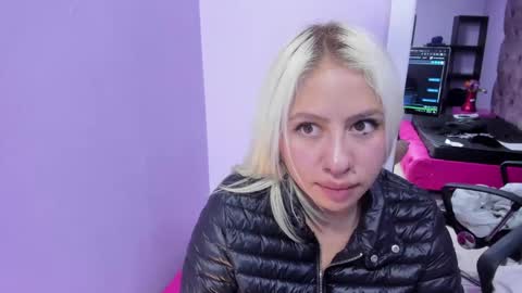 Snapshot of constansblonde chatting on 12-09-24, 04:37 Constans online show from 12-09-24, 04:37