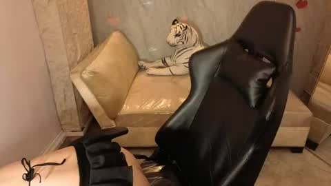 Online 2200 - 0600 online show from 07-18-26, 03:11
