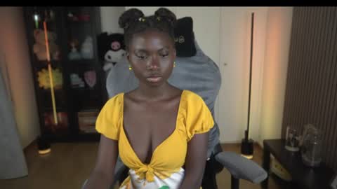 Carola  independent model online show from 05-25-26, 12:55