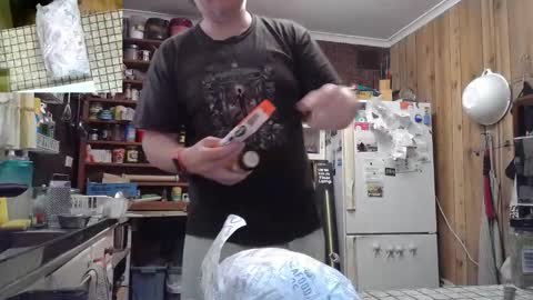 Snapshot of cookieliquor chatting on 09-19-25, 12:34 Cookie - I do cooking streams occasionally. Next stream online show from 09-19-25, 12:34