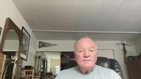 cookoosnest online show from 10-12-25, 03:11