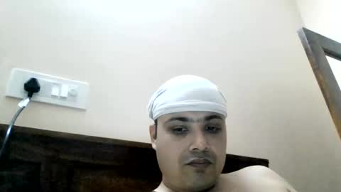 Snapshot of cool_breeze09 chatting on 06-01-26, 06:04 Cool Breeze09 online show from 06-01-26, 06:04