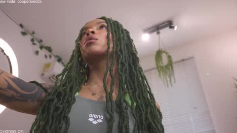 Snapshot of cooper_reds chatting on 09-21-25, 06:31 ROSELL 3 online show from 09-21-25, 06:31