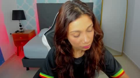 Snapshot of cora22_ chatting on 09-15-25, 12:49 CORA online show from 09-15-25, 12:49