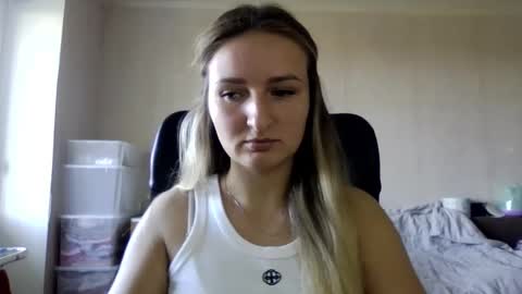 cora_fora online show from 09-22-25, 08:05