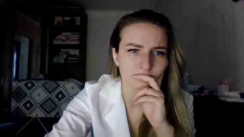 cora_fora online show from 01-06-26, 10:19