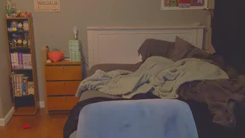 coracav online show from 12-23-25, 12:08