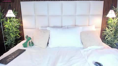 Coral online show from 09-14-25, 01:05