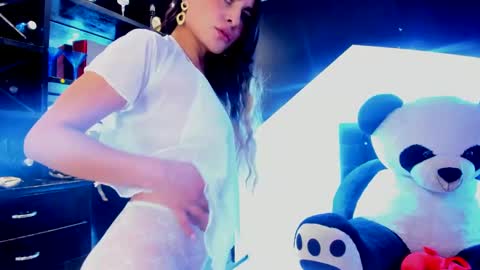 Coral  online show from 02-01-25, 03:07