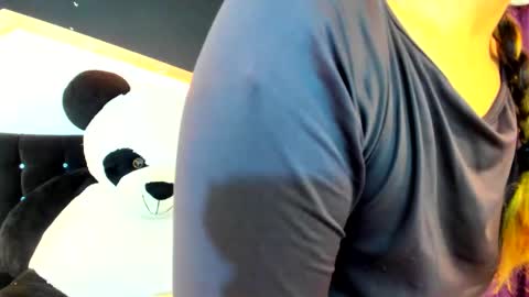 Coral  online show from 02-13-25, 12:21