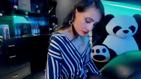 Coral  online show from 02-21-25, 07:21