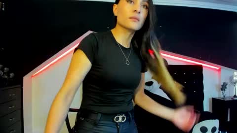 Coral  online show from 03-08-25, 01:03