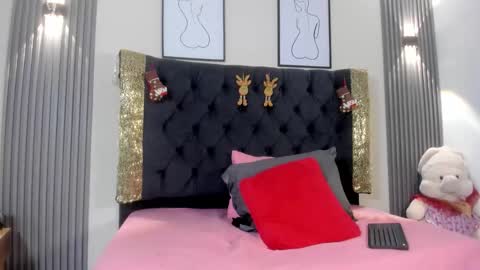 Coralie Bronson online show from 12-17-25, 10:05