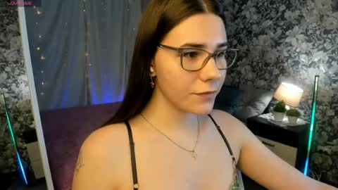 Snapshot of coraline_kitty chatting on 06-02-26, 01:02 Coraline online show from 06-02-26, 01:02