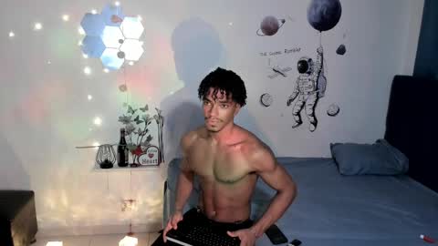 Snapshot of coreyglover chatting on 09-28-25, 09:58 CoreyGlover online show from 09-28-25, 09:58