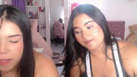 Snapshot of corina__ chatting on 12-21-24, 11:56 corina online show from 12-21-24, 11:56