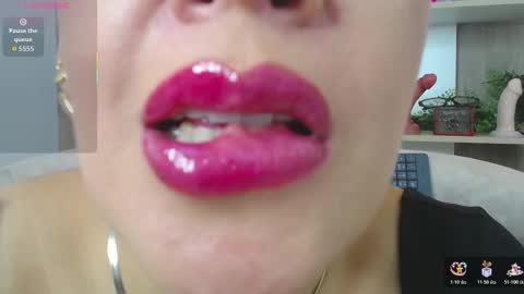 Snapshot of cortney_tayler chatting on 10-23-25, 07:45 cortney tayler online show from 10-23-25, 07:45