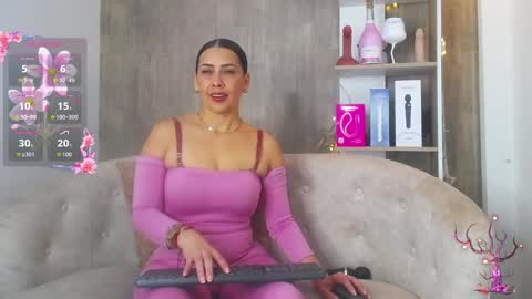 Snapshot of cortney_tayler chatting on 11-15-25, 12:56 cortney tayler online show from 11-15-25, 12:56