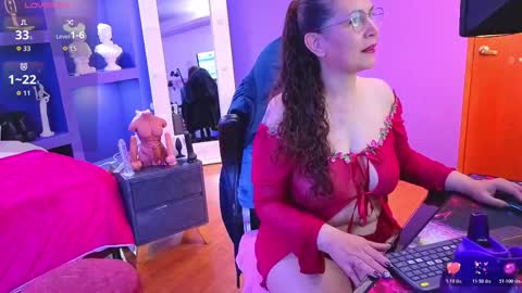 Snapshot of cory_chasecol888 chatting on 10-18-25, 04:15 Natali online show from 10-18-25, 04:15