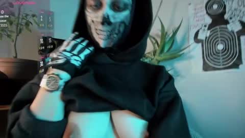 Snapshot of cos_operator chatting on 10-05-25, 05:44 cos_operator online show from 10-05-25, 05:44