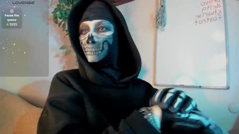 Snapshot of cos_operator chatting on 10-30-25, 07:14 cos_operator online show from 10-30-25, 07:14