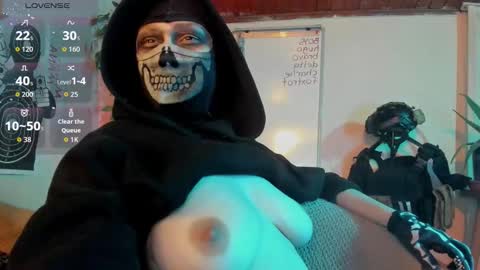 Snapshot of cos_operator chatting on 11-25-25, 08:20 cos_operator online show from 11-25-25, 08:20