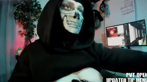 Snapshot of cos_operator chatting on 12-17-25, 09:21 cos_operator online show from 12-17-25, 09:21