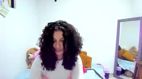 Snapshot of cositarika__ chatting on 10-05-25, 04:16 Lunita online show from 10-05-25, 04:16