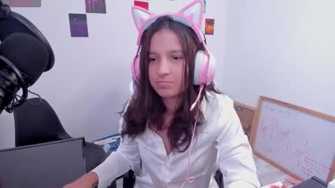 Snapshot of cositarika__ chatting on 02-01-26, 02:04 Lunita online show from 02-01-26, 02:04