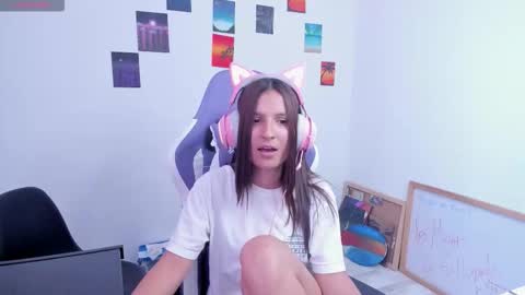 Snapshot of cositarika__ chatting on 02-07-26, 04:22 Lunita online show from 02-07-26, 04:22