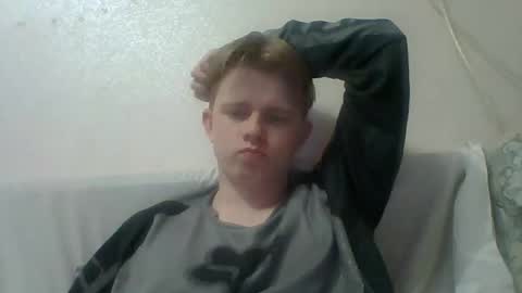 Snapshot of cosm2312 chatting on 05-03-26, 04:57 Andrew online show from 05-03-26, 04:57