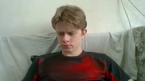 Snapshot of cosm2312 chatting on 06-10-26, 01:32 Andrew online show from 06-10-26, 01:32