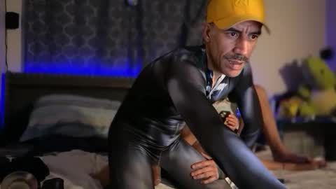 Queer Vibes  Slow Burn  Good Energy  online show from 01-15-26, 02:38