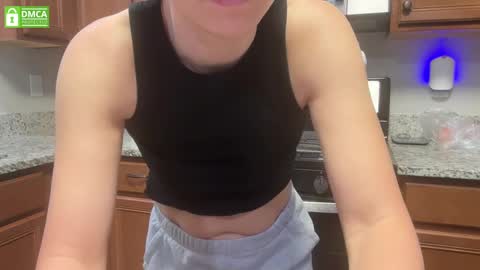 Snapshot of cosmicdreamz chatting on 09-28-25, 01:05 BrittanyRose online show from 09-28-25, 01:05