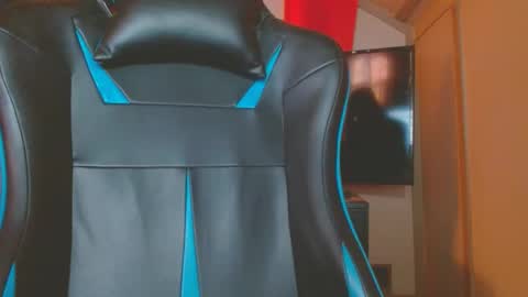 Snapshot of cosmicjones88 chatting on 01-20-25, 05:16 cosmicjones88 online show from 01-20-25, 05:16