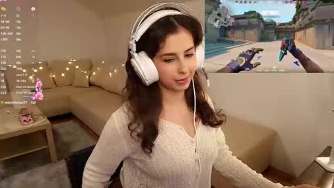 Luna online show from 03-12-26, 06:47