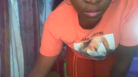 Snapshot of couleur_vanille chatting on 12-03-24, 12:38 couleur_vanille online show from 12-03-24, 12:38