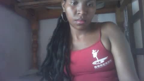 Snapshot of couleur_vanille chatting on 03-11-25, 05:49 couleur_vanille online show from 03-11-25, 05:49