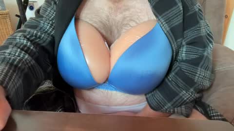 Snapshot of county1234 chatting on 07-11-26, 11:24 Counrt1234 online show from 07-11-26, 11:24