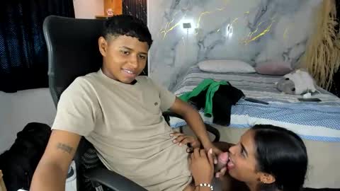 Jonatham and Marllory online show from 04-24-26, 02:30