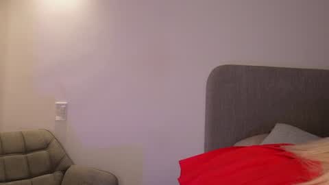 Snapshot of couple_of_your_dreams_ chatting on 06-24-26, 11:20 Kay online show from 06-24-26, 11:20