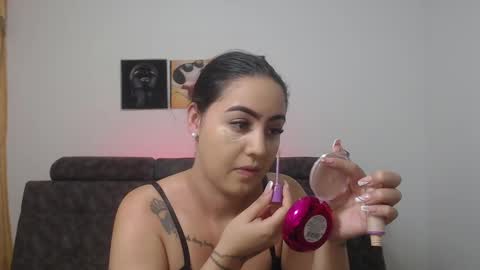  ALEJANDRO Y EMILY  online show from 03-01-25, 11:17