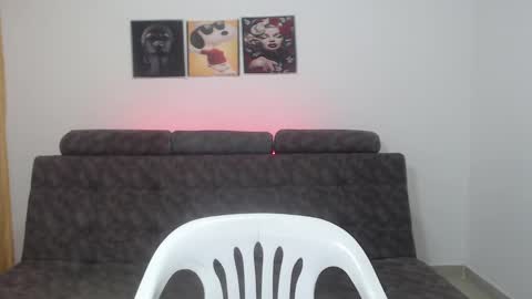  ALEJANDRO Y EMILY  online show from 03-11-25, 01:56