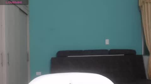  ALEJANDRO Y EMILY  online show from 01-08-26, 01:41