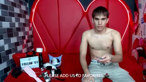 MIA LIZ AND SAM online show from 02-05-25, 07:31