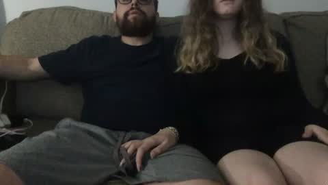 Snapshot of coupleofchi97 chatting on 06-10-26, 12:00 coupleofchi97 online show from 06-10-26, 12:00