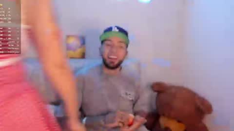 Snapshot of couplevibes_ chatting on 07-05-26, 03:13 Emily Andy online show from 07-05-26, 03:13