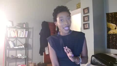 Snapshot of courtneyfmty chatting on 10-14-25, 04:52 Courtney online show from 10-14-25, 04:52